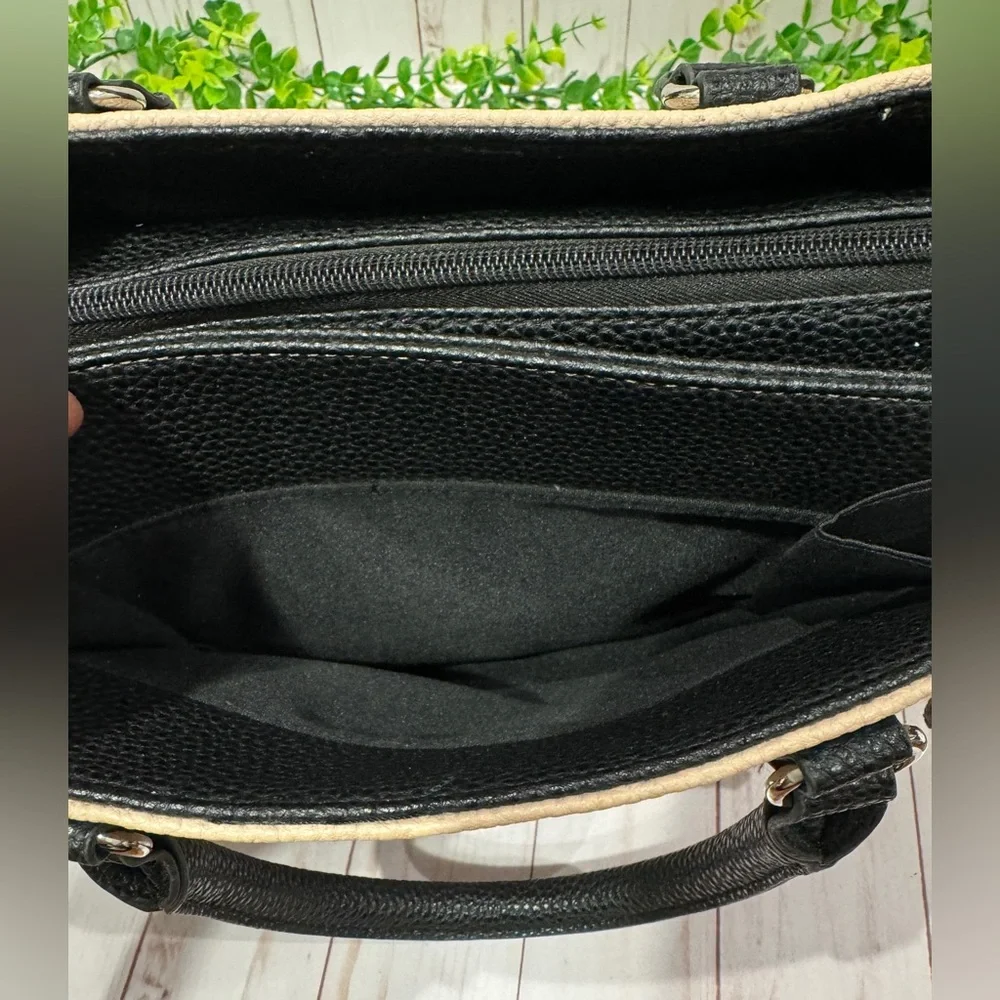 Kenneth Cole Reaction Freebird Sachel